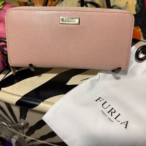 FURLA Textured Zip Around Wallet-EUC Full Inclusion